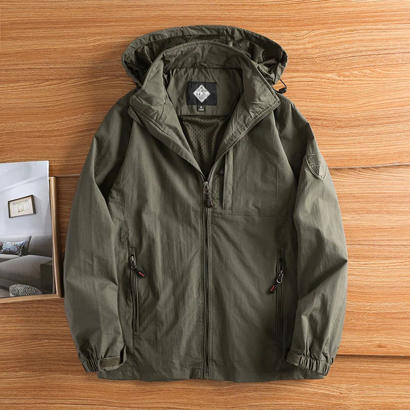 Jaqueta Masculina Impermeável com Capuz Respirável Secagem Rápida – (Promoção de Inverno 2025)